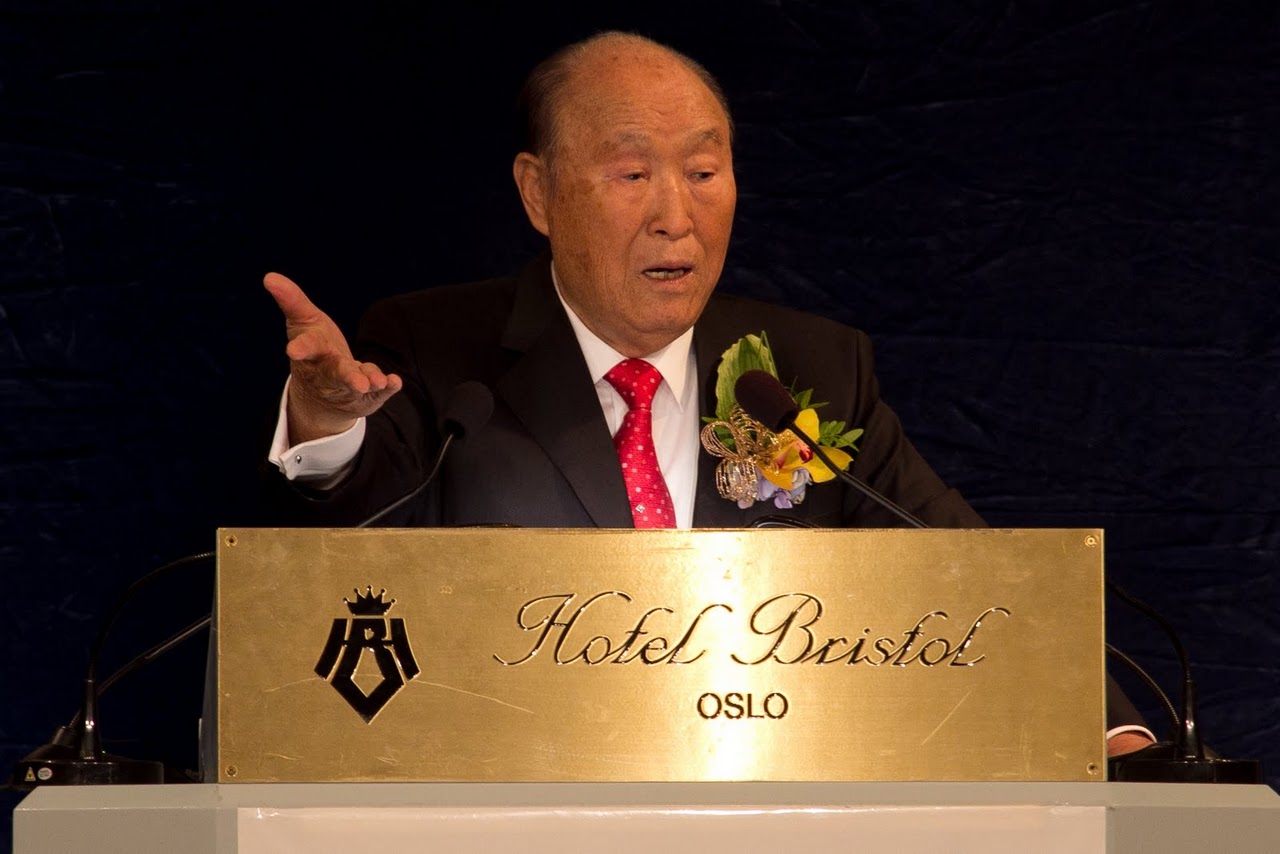 Far Moon tale 010511