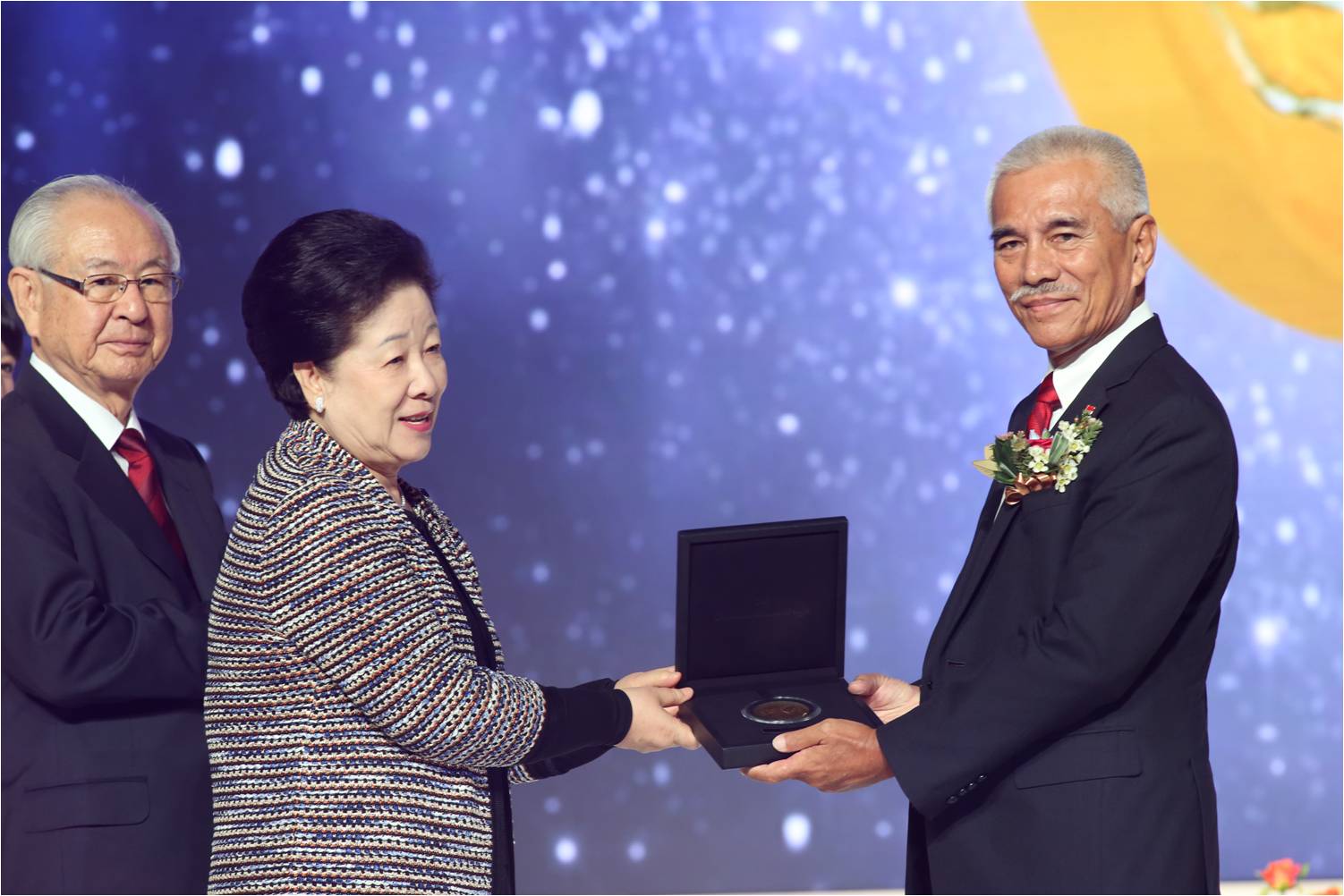 Sunhak Fredspris 2015 Tong