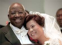 Erkebiskop Emmanuel Milingo og Maria Sung Ryae Soon, Hilton Hotel New York, 27. mai 2001